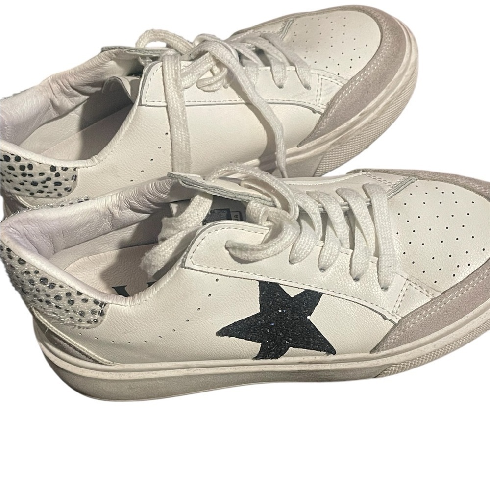 Vintage Havana‎ Stylish White and Black Women’s Sneakers